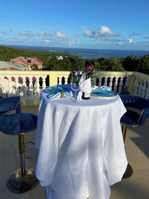 Outdoor dining - Entire Villa for an incredible Affordable Price. Bring up to 10 guest!  (Vieux Fort)