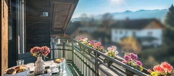 Apartment 'Alpenvogel' with Mountain View, Balcony and Wi-Fi