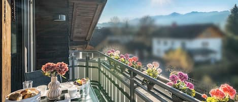 تناول الطعام بالخارج