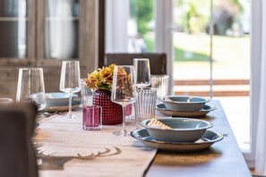 Dining - Vacation Home "Basislager" with Mountain View, Private Terrace & Wi-Fi (Albstadt)