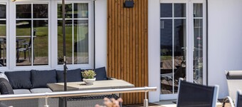 Premium Holiday Home "Basislager" with Mountain Views, Private Terrace and Wi-Fi