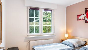 2 bedrooms, free WiFi, bed sheets