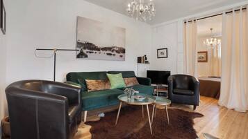 Télévision, cheminée