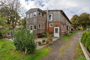 Exterior - Apartment "Taubenkobel" with Private Garden & Wi-Fi (Groß Wokern)