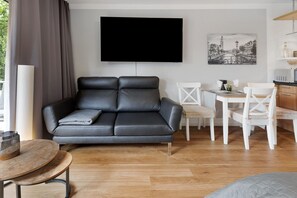 Fernseher, Stereoanlage