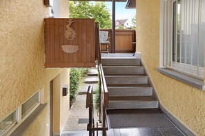 Exterior detail - Studio Apartment 'Boutique Apartment Anybody' with Lake View, Balcony and Wi-Fi (Gaienhofen)