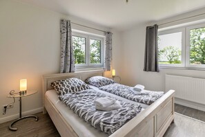 1 bedroom, free WiFi, bed sheets - Apartment 'Föhr' with Shared Garden and Wi-Fi (Galmsbüll)