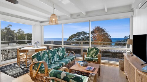 The Shack Newly Renovated 3 Bedroom Beach Shack with Amazing Sea Views