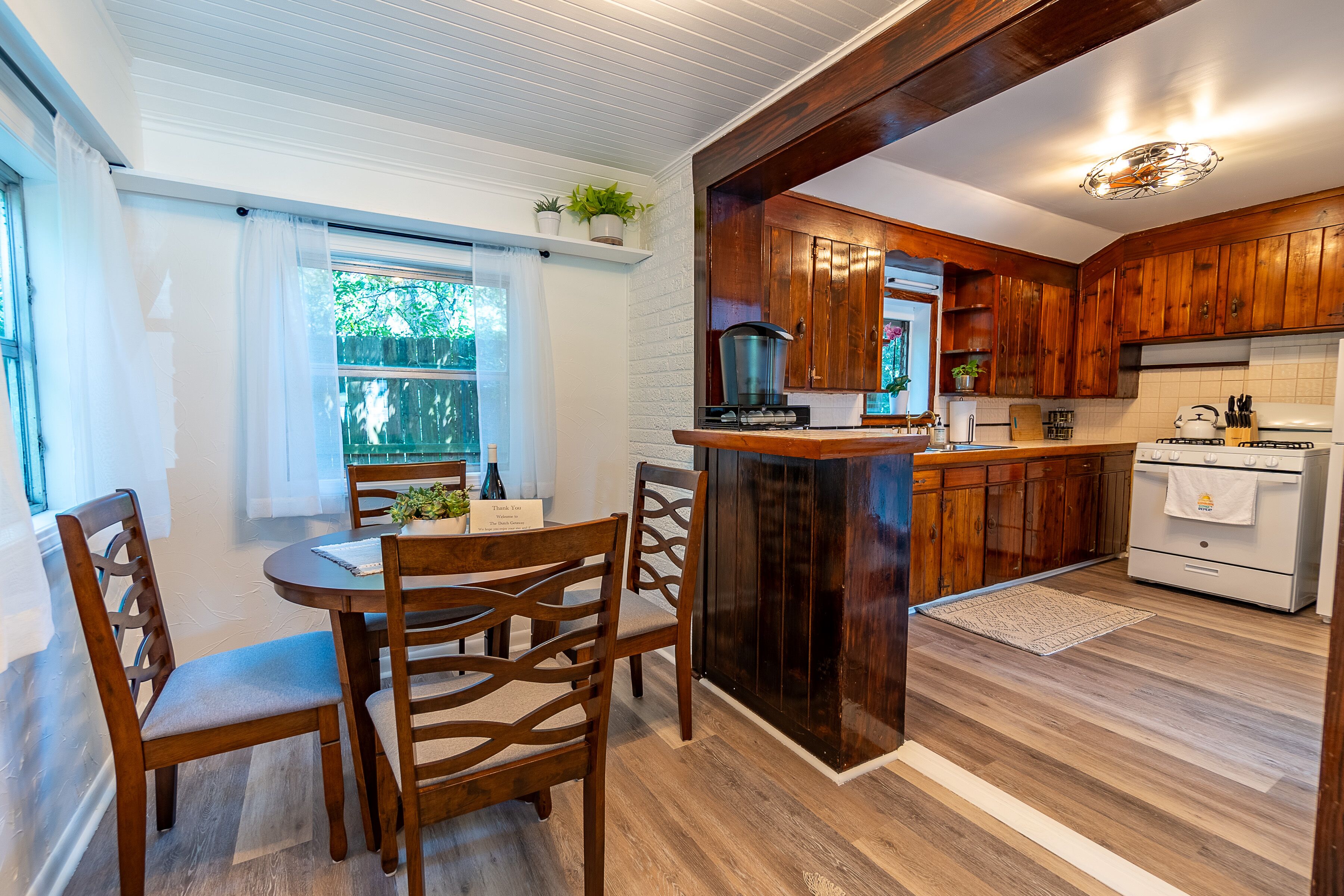 Fridge, microwave, oven, coffee/tea maker