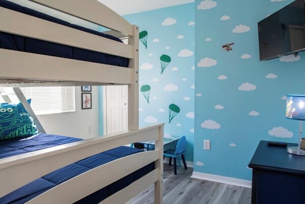 4 bedrooms, in-room safe, iron/ironing board, travel cot