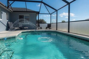 Piscine extérieure, piscine chauffée