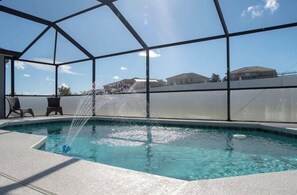 Piscine extérieure, piscine chauffée
