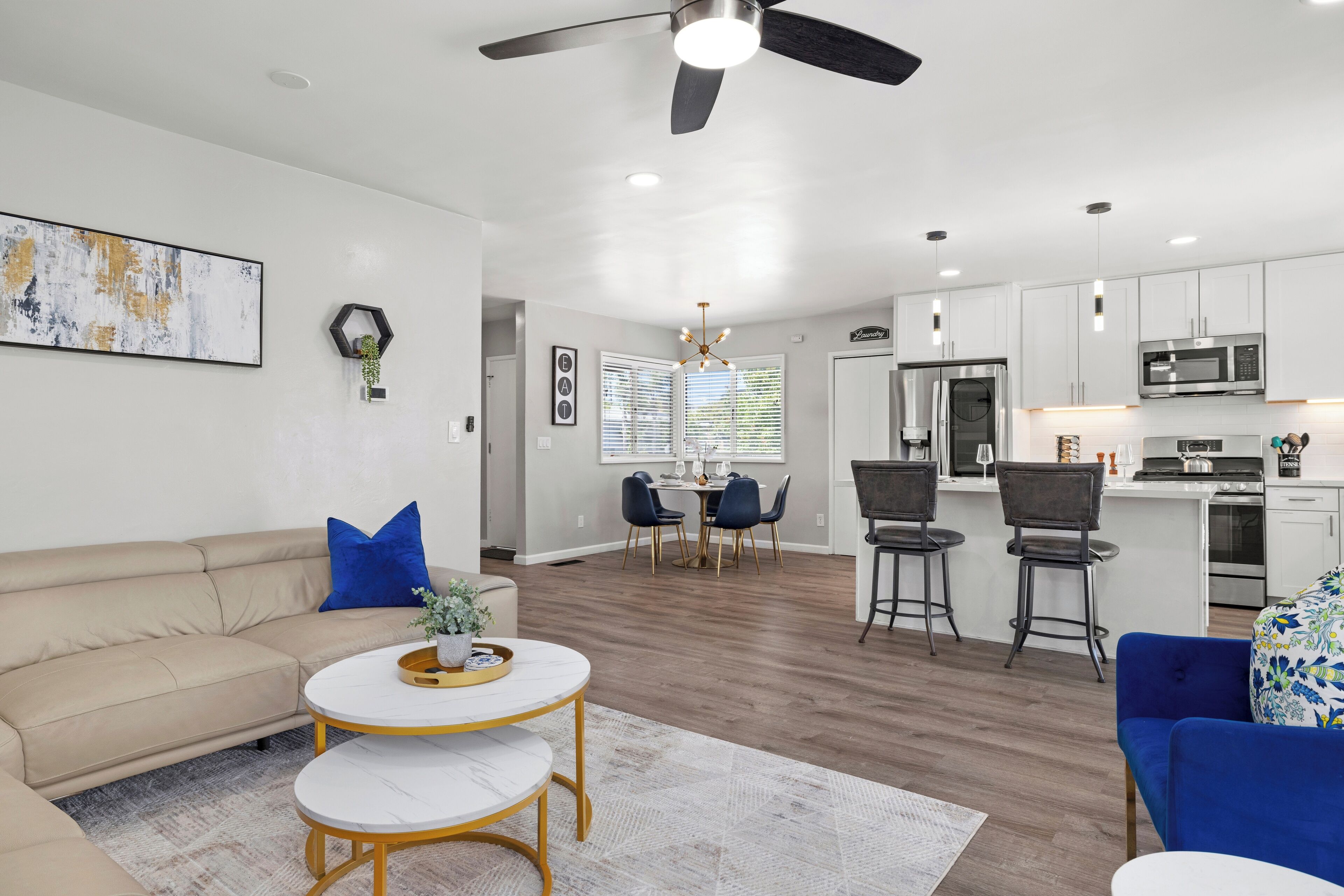 TV connectée, cheminée, jeux vidéo, table de tennis de table