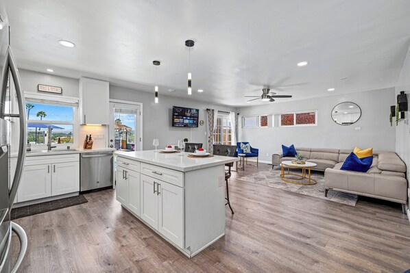 المنشأة من الداخل