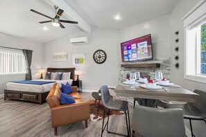 5 habitaciones, escritorio, tabla de planchar con plancha y wifi gratis 