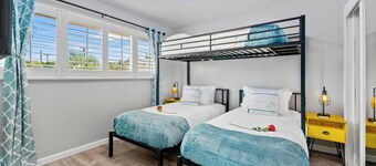 Relax & Play-Pool, Spa, Views + Guest House!