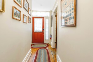 Interior - Linen&Stone Inn Unit 4, Charming, Historic, 1.5 Blocks to Main St. (Galena)