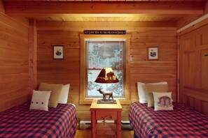 2 bedrooms, internet, bed sheets