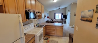 Perfect Fisherman's Cabin with Ocean Views and Central Location on the Kenai Pen