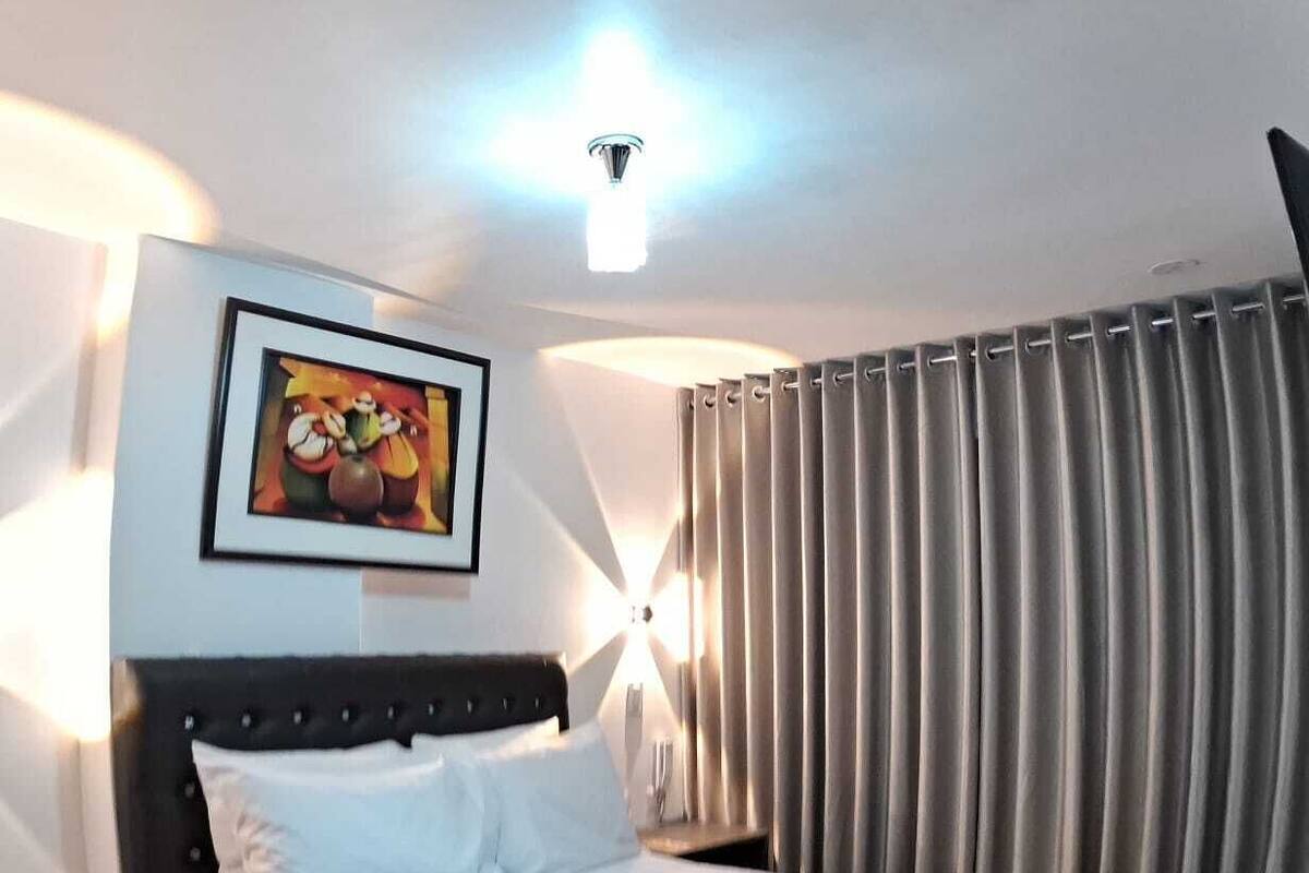 Classic Double Room, 1 Double Bed, Ensuite | Hypo-allergenic bedding, pillow-top beds, desk, individually decorated