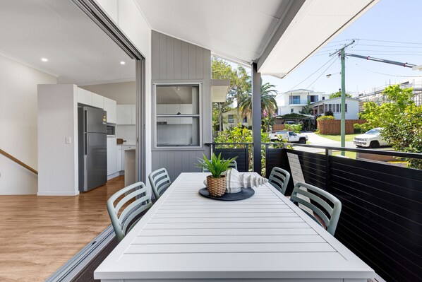 Design Apartment | Balcony - MARJ12- Stylish and Spacious Apartment (Mooloolaba)