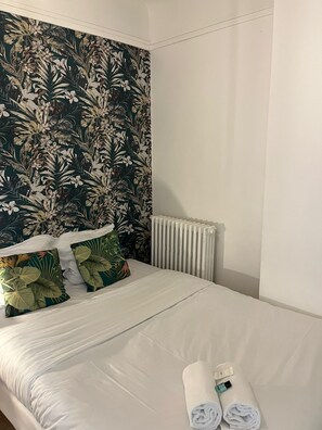 1 bedroom, desk, iron/ironing board, WiFi