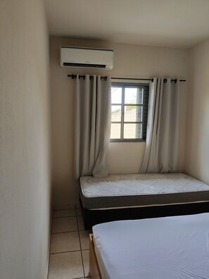 2 quartos, escrivaninha, Wi-Fi de cortesia, roupa de cama
