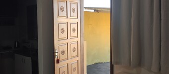 Casa Tokio - Near UEL 