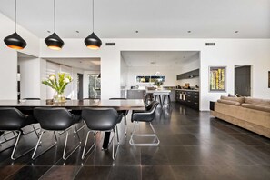 Dining - '454 @ Jaspers' - Luxurious Paradise Near Berry (Jaspers Brush)