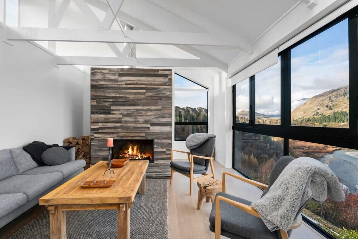 TV, fireplace, offices