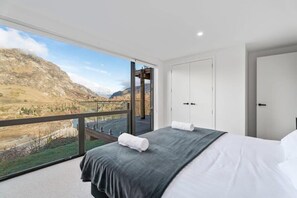 4 dormitorios, tabla de planchar con plancha, wifi y ropa de cama