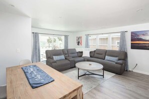 Téléviseur, bureau