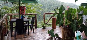 Outdoor dining - Habitacion Deluxe con Balcón y Vista a la Montaña en Mocoa (Mocoa)