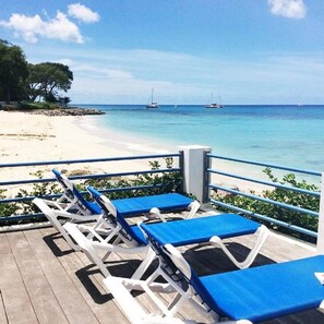 Apartment | Property grounds - Sungazer- Beach Club Apartment in Holetown (Holetown)