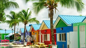 Apartment | Property grounds - Sungazer- Beach Club Apartment in Holetown (Holetown)