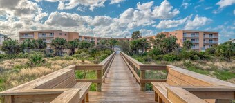 Amazing Ocean and Pool Views! Balcony, Elevator, Minutes to Historic Downtown, $300 in Free Tickets!