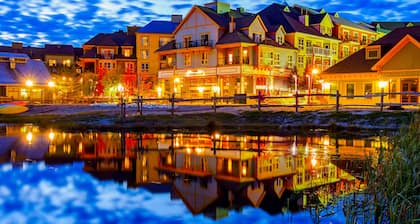 Luxury condo with community amenities & wood-burning fireplace - walk to lifts