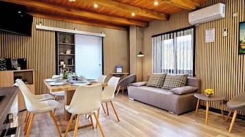 Family House, Multiple Bedrooms, 2 Bathrooms, Mountainside (AquaHaven With Private Pool And) | Living room | 21-inch flat-screen TV with cable channels, TV, stereo