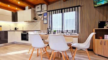 Family House, 3 Bedrooms, 2 Bathrooms, Mountainside (Pool Estate AquaHaven with Sauna &) | Private kitchen | Dishwasher