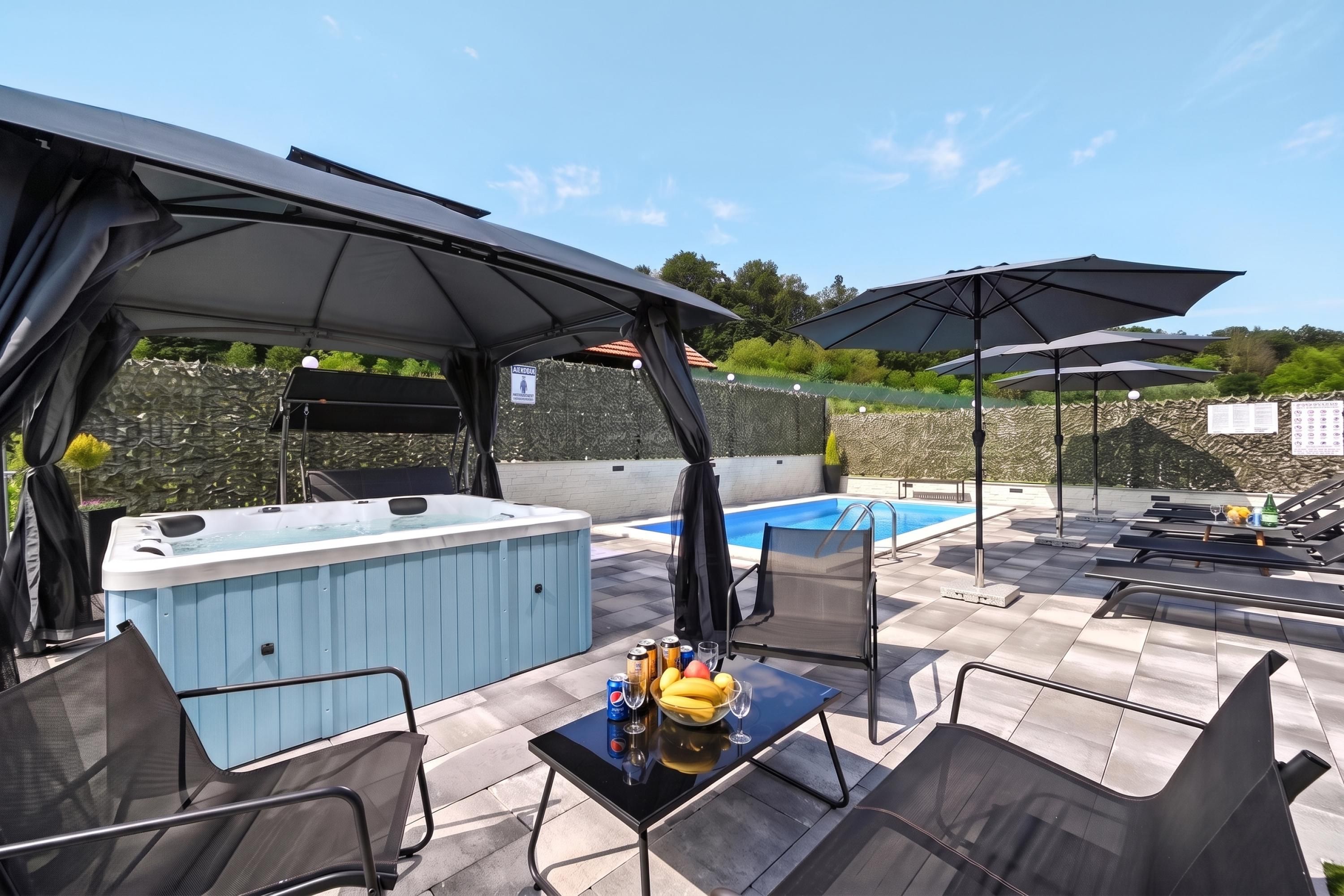 Family House, 3 Bedrooms, 2 Bathrooms, Mountainside (Pool Estate AquaHaven with Sauna &)