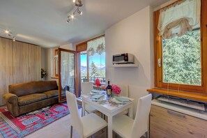 Standard-studio, vuoristonäköala (Studio La Borracina Mountain View) | Ruokailu