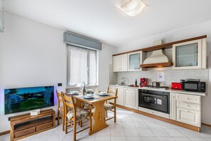 Family Apartment, Multiple Bedrooms (Casa Elena) | Private kitchen - Casa Elena (Riva del Garda)