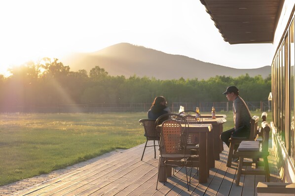 Vista frontal de la propiedad