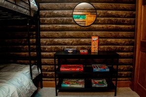 4 bedrooms, iron/ironing board, travel crib, free WiFi