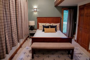 4 bedrooms, iron/ironing board, travel cot, free WiFi