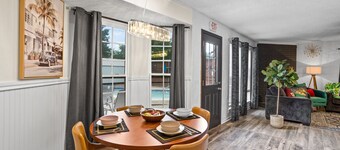 Beautiful Luxury Budget Home With Pool. Near 6Flags / AT&T