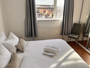 2 soverom, strykejern/-brett, wi-fi og sengetøy