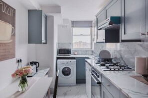 Fridge, microwave, oven, dishwasher - London Hyde Park 3 min walk,Cosy 2 bedrooms+2 bath Flat (London)