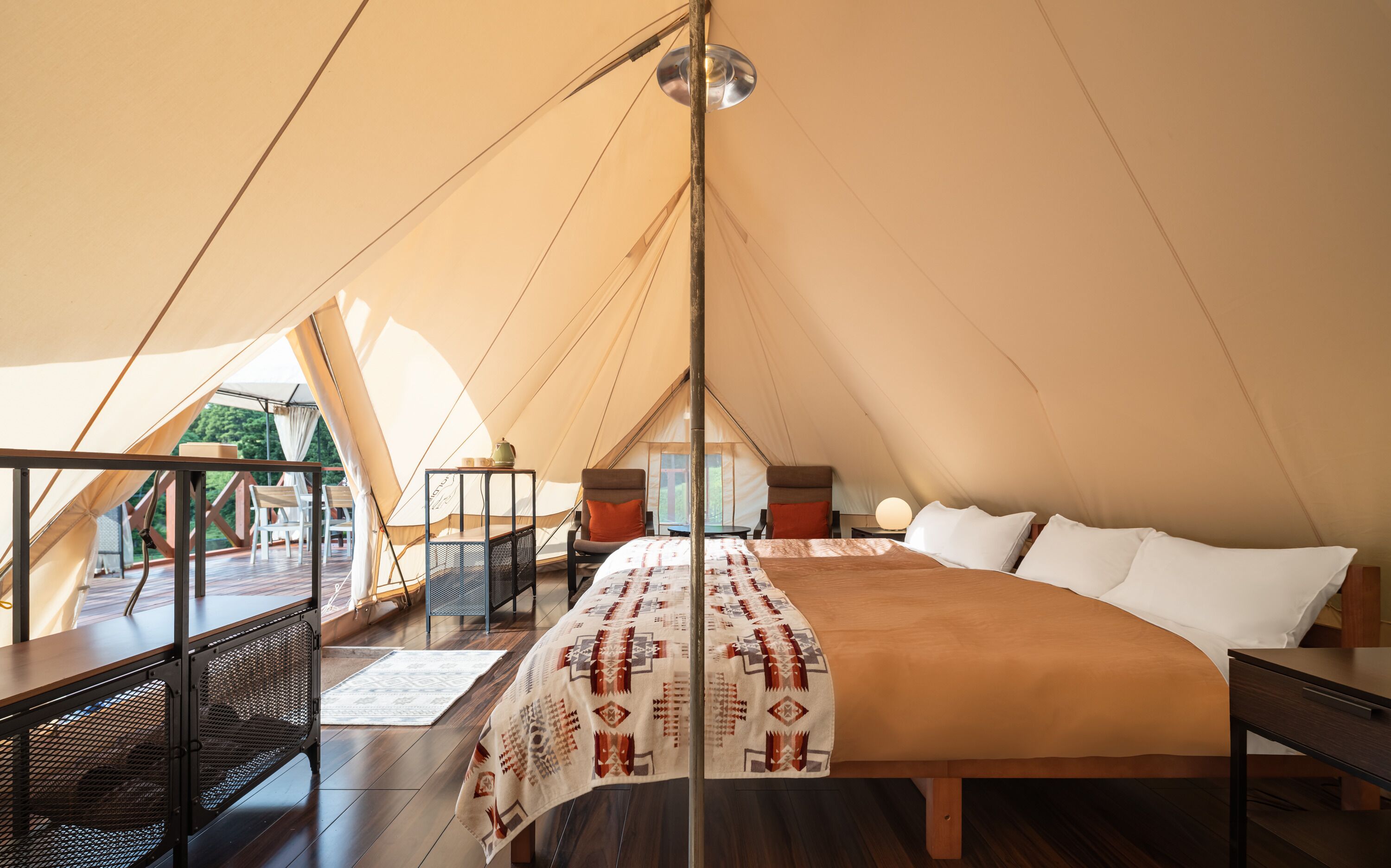 Signature Tent | Free WiFi, bed sheets