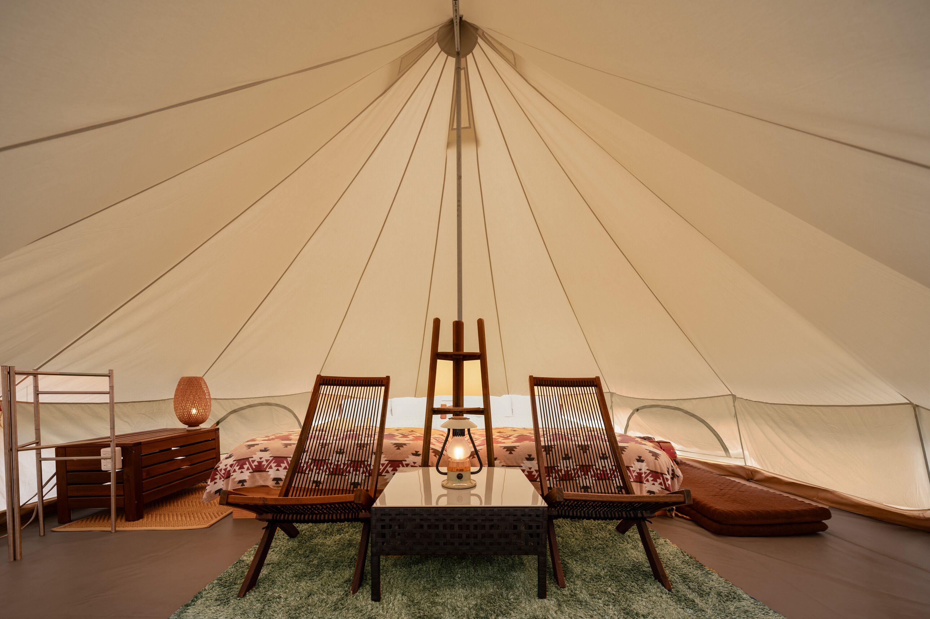Junior Tent | Free WiFi, bed sheets